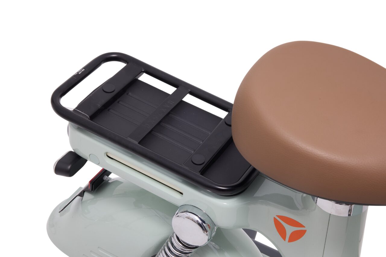 Kem】日本製EVスクーター 一台サンドベージュ サドル付き展示車 Kem 