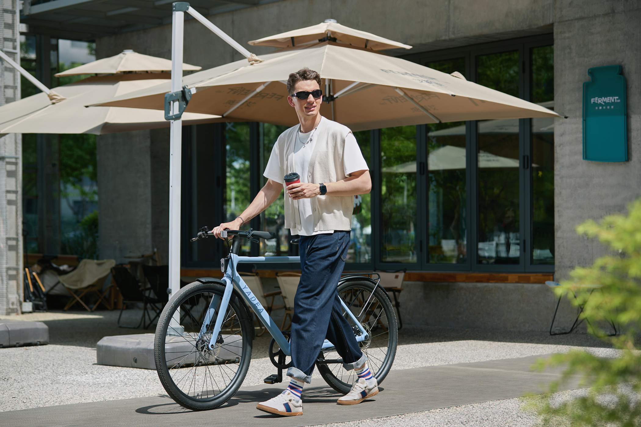 電動アシスト自転車と原付バイク、結局どちらが街乗りに向いている 
